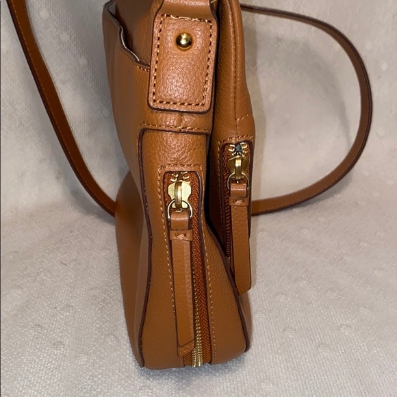 *SOLD*Nordstrom Bella Leather Crossbody Bag - Picture 6 of 14